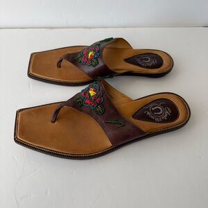 Charlie 1 Horses Tongue Brown Sandals With Beads Size 7.5 B